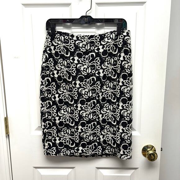 Talbots Lace Pencil Skirt, Black and White, Floral, Lined, Floral, Size 4 - Picture 1 of 8